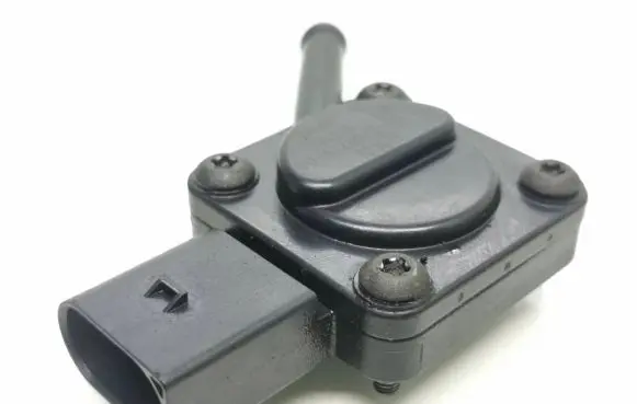 BMW 5 E60 E61 Exhaust gas pressure sensor 7789219 13627789219