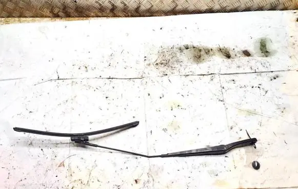 Volvo V50 Front wiper blade arm 30698239