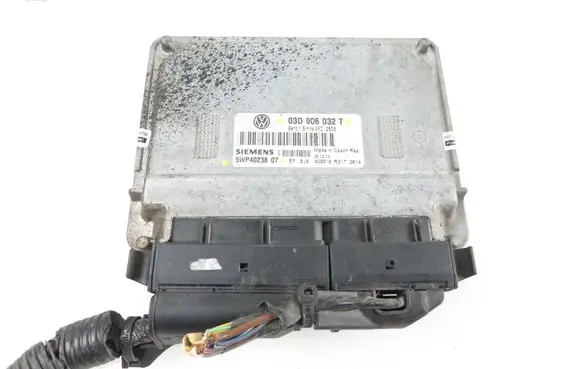 Volkswagen Polo IV 9N3 Engine control unit/module 5WP4023807 03D906032T