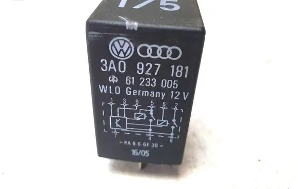 Volkswagen Golf V Glow plug pre-heat relay 3A0927181