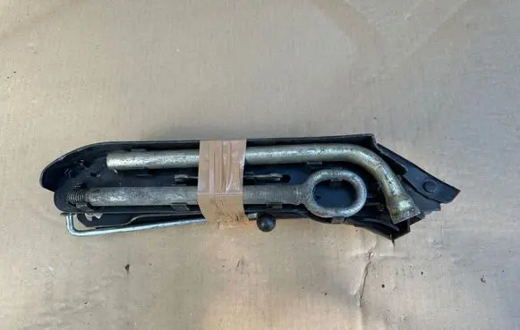 Volkswagen Transporter - Caravelle T5 Tool set 7H0012113