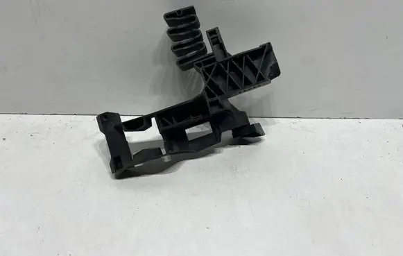 Audi A6 S6 C8 4K Headlight/headlamp mounting bracket 4K0805607