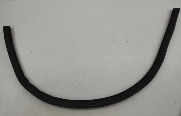 Opel Mokka B Engine compartment rubber 