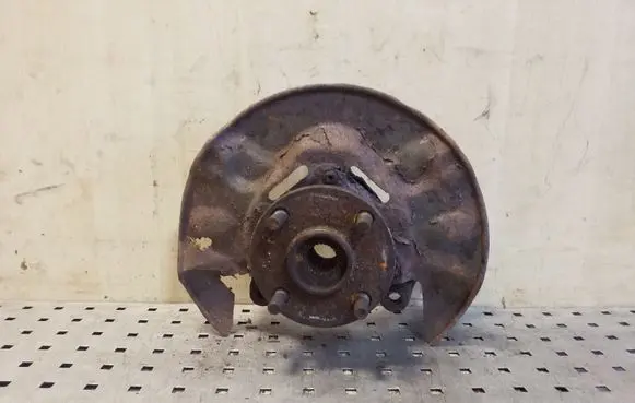 Toyota Corolla E120 E130 Front wheel hub