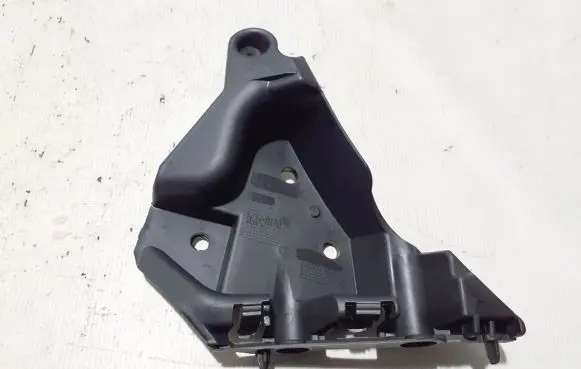 Volvo XC60 Front bumper mounting bracket 30764619