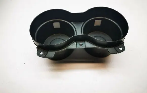 Cup holder front