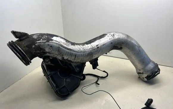 Intake resonator