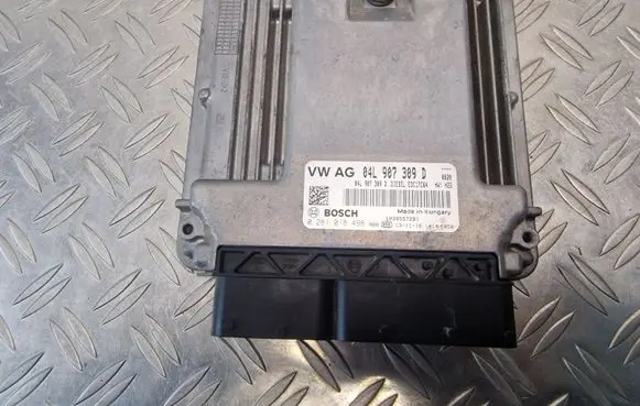 Volkswagen Golf VII Engine control unit/module 04L907309D