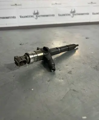 Nissan Primera Fuel injector 16600AU600 02D10735