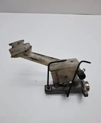 Nissan X-Trail T30 Master brake cylinder