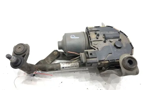Seat Altea XL Front wiper linkage and motor