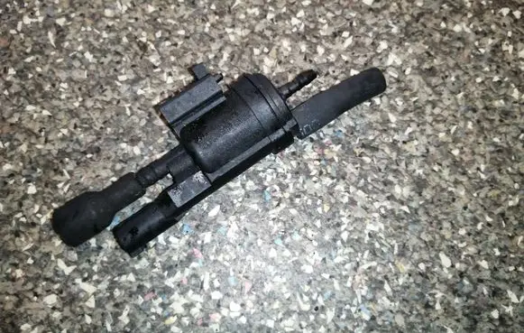 Mercedes-Benz E W212 Turbo solenoid valve 0025401497