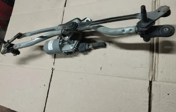 Jeep Renegade Front wiper linkage and motor 51953960 3397021646