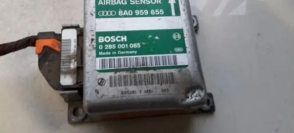 Audi A4 S4 B5 8D Airbag control unit/module 8a0959655 0285001085