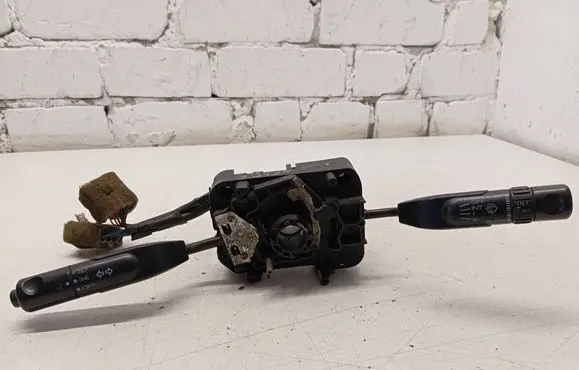 Wiper turn signal indicator stalk/switch