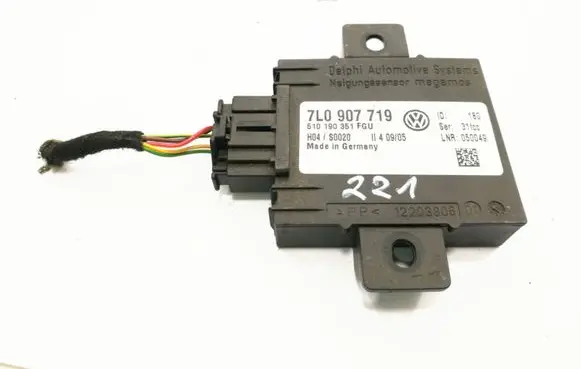 Volkswagen Touareg I Alarm control unit/module 7L0907719 510190351FGU 050049