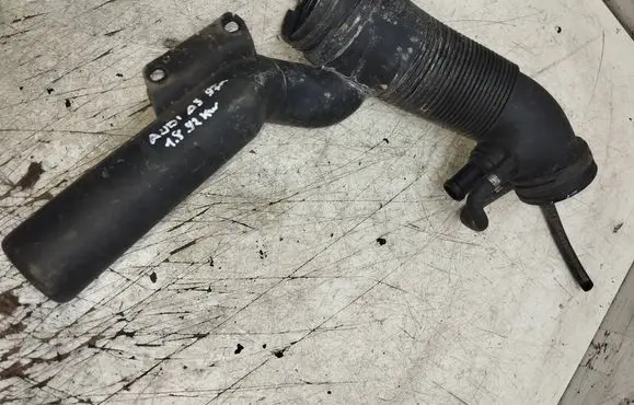 Audi A3 S3 8L Air intake hose/pipe 1j0129684