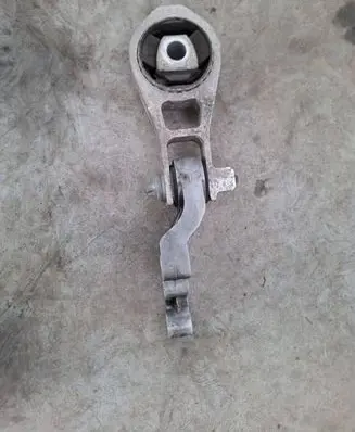 Fiat 500X Gearbox mounting bracket 0519996410