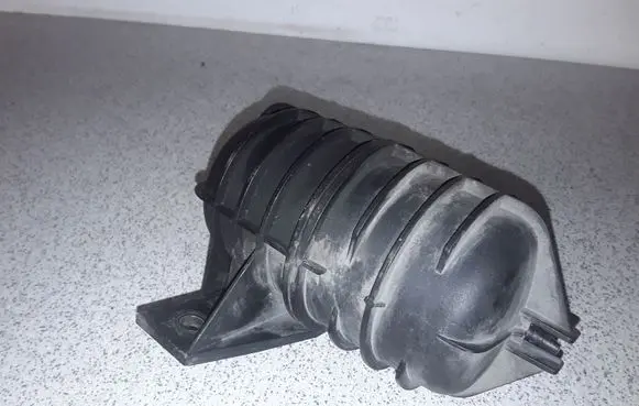 Vacuum air tank