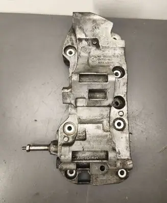BMW 5 F10 F11 Generator/alternator bracket 8506863 174786