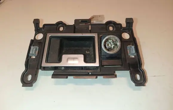 BMW 5 E60 E61 Ashtray (front) 7034087 314250000 EN469SA16