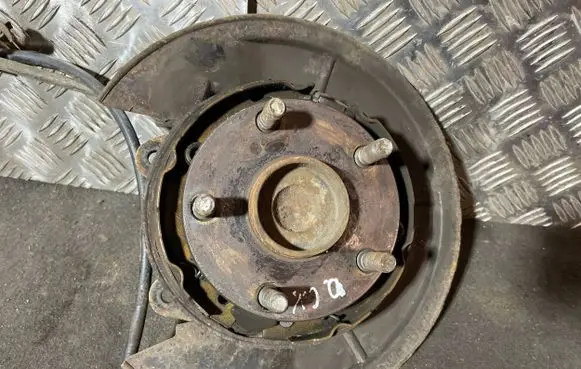 Toyota Corolla Verso E121 Rear wheel hub