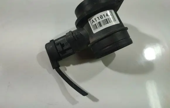 Volkswagen PASSAT B6 Mass air flow meter 0281002531