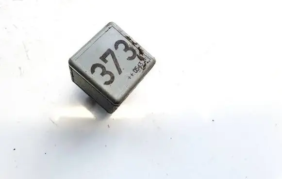 Volkswagen PASSAT B5.5 Other relay 8D0951253A V23154-B52-X301