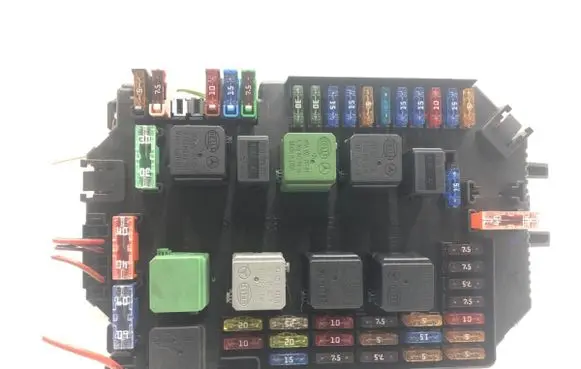 Mercedes-Benz S W221 Fuse box set A2219002600