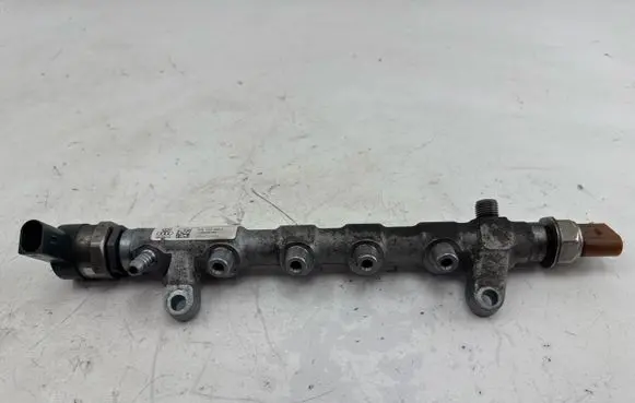 Volkswagen Golf VI Fuel main line pipe 03L130089P