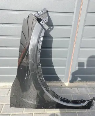 Lexus LBX Fender 