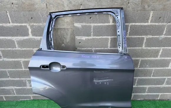 Ford Kuga II Rear door