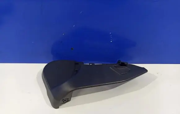 Volvo XC90 Front door seat control surround trim 39831640