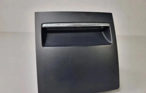 Ashtray (rear)