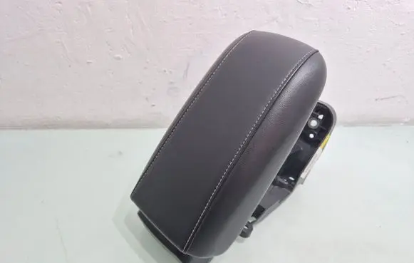 Volvo V40 Armrest 31403341