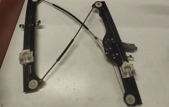 BMW X5 E70 Front door window regulator with motor 7157020 7166380