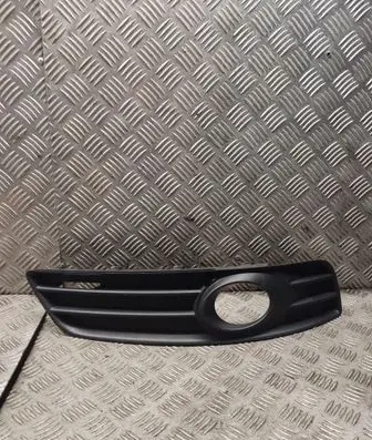 Audi A3 S3 8P Front bumper lower grill 8p0807682e