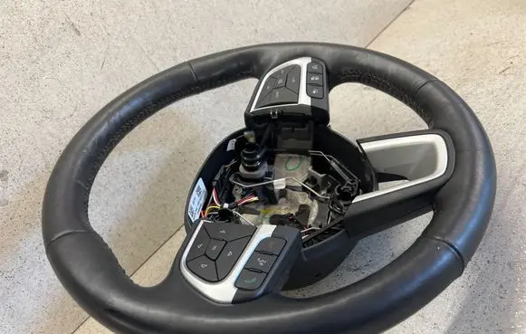 Jeep Compass Steering wheel 1049806V95 P5SX78LT5AH 370JX1822511715