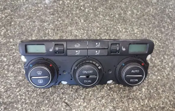 Volkswagen PASSAT B6 Climate control unit