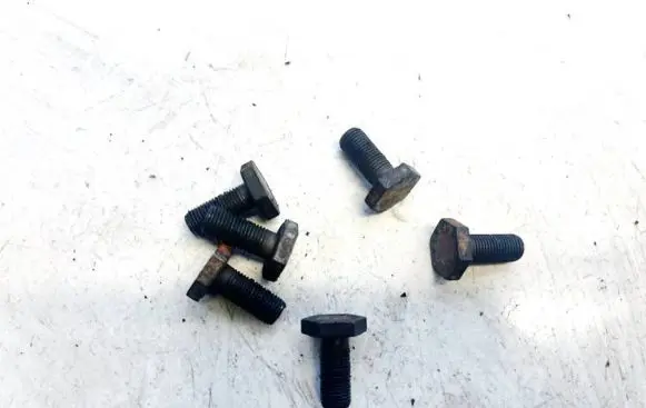 Opel Astra G Nuts/bolts 