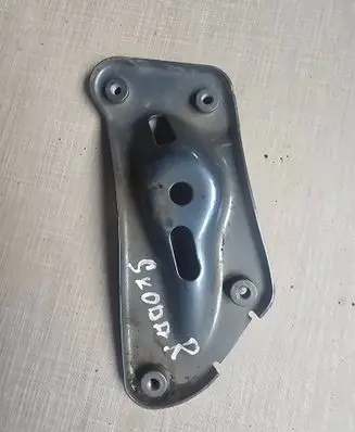 Skoda Octavia Mk2 (1Z) Fender mounting bracket 1Z0810680A