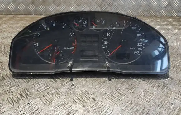 Audi A4 S4 B5 8D Speedometer (instrument cluster) 8D0919861C W2180290 008A02820