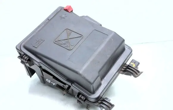 Peugeot 308 Fuse module 9804848580 9673028680 9673062180