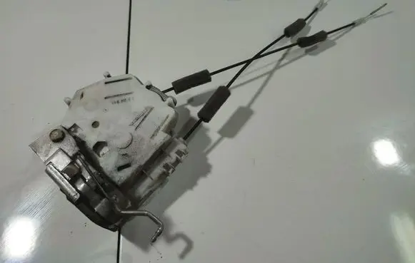 Honda FR-V Rear door lock