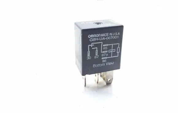 Chrysler Stratus Hazard warning light relay G8HUA007001 2539A22