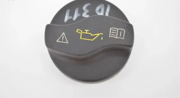 Mercedes-Benz GLA W156 X156 Oil filler cap A0000101585