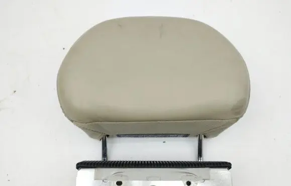 Volvo XC90 Rear seat headrest 