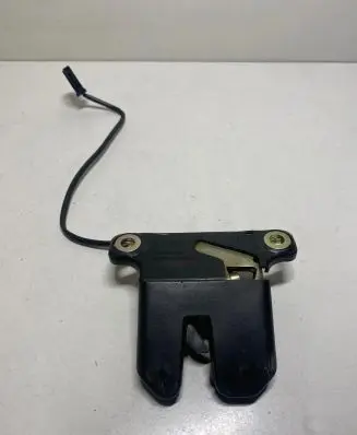 Audi A8 S8 D2 4D Tailgate/trunk/boot lock/catch/latch