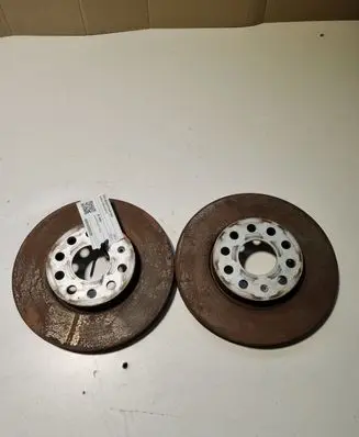 Volkswagen Jetta VII Front brake disc