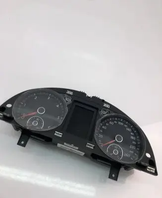 Volkswagen PASSAT B7 Speedometer (instrument cluster) 3AA920870J